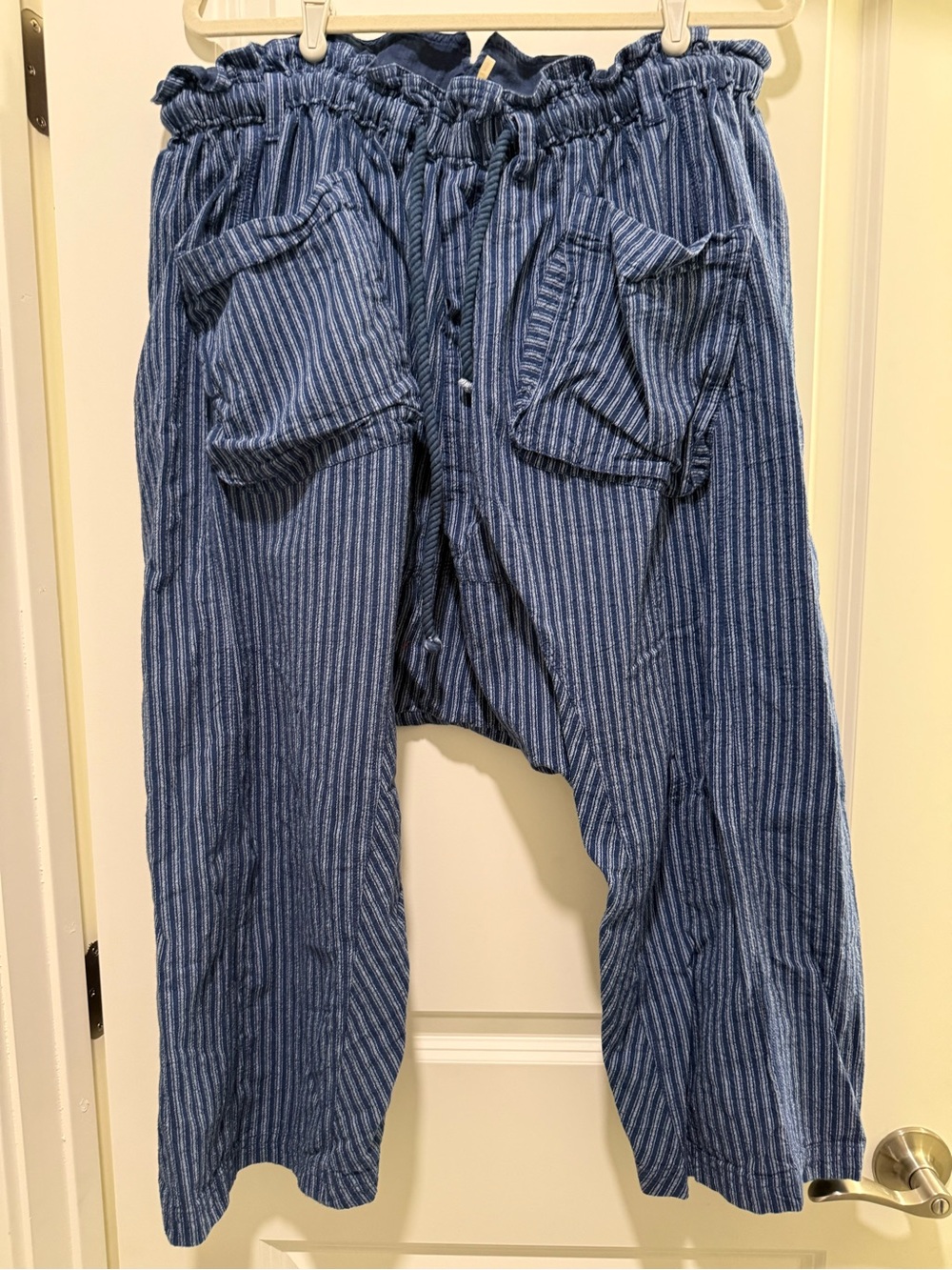 Runyon Oversized Stripe Pants (Free People)
Color: Navy Combo